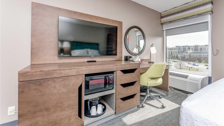 <b>Hampton Inn Morgantown Room</b>. Images powered by <a href="https://iceportal.shijigroup.com/" title="IcePortal" target="_blank">IcePortal</a>.