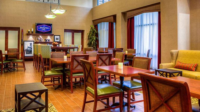 <b>Hampton Inn & Suites Mountain Home Restaurant</b>. Images powered by <a href="https://iceportal.shijigroup.com/" title="IcePortal" target="_blank">IcePortal</a>.