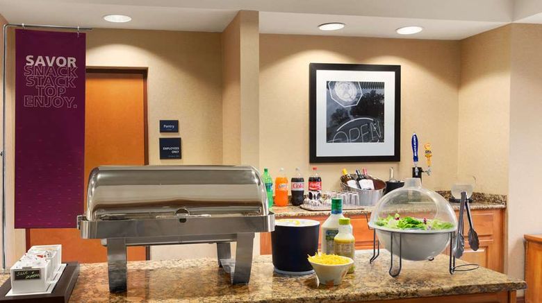 <b>Hampton Inn & Suites Manchester-Bedford Restaurant</b>. Images powered by <a href="https://iceportal.shijigroup.com/" title="IcePortal" target="_blank">IcePortal</a>.