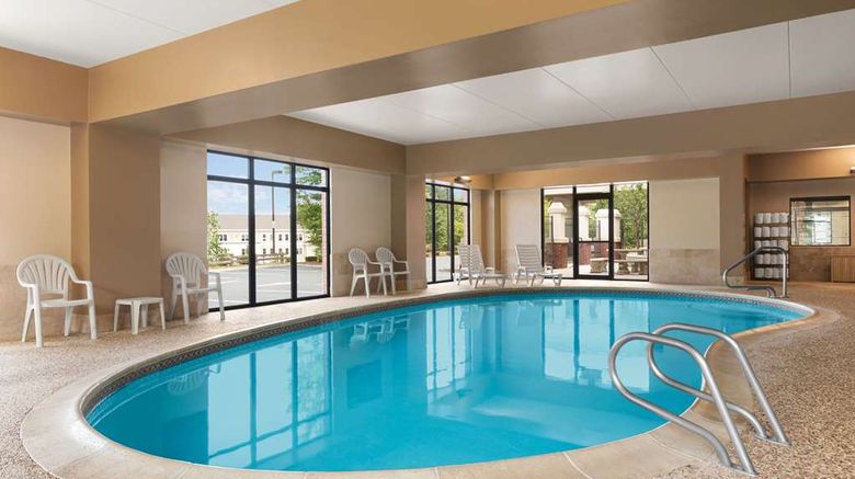 <b>Hampton Inn & Suites Manchester-Bedford Pool</b>. Images powered by <a href="https://iceportal.shijigroup.com/" title="IcePortal" target="_blank">IcePortal</a>.
