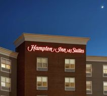 Hampton Inn & Suites Exeter Exterior