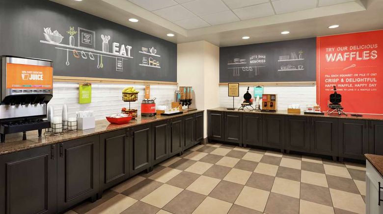 <b>Hampton Inn & Suites Exeter Restaurant</b>. Images powered by <a href="https://iceportal.shijigroup.com/" title="IcePortal" target="_blank">IcePortal</a>.