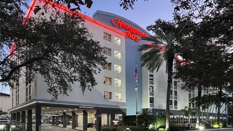 Hampton Inn Coconut Grove Coral Gables Exterior. Images powered by <a href="https://iceportal.shijigroup.com" target="_blank" rel="noopener">Ice Portal</a>.