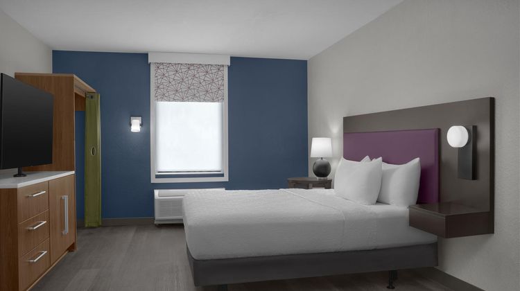 Home2 Suites by Hilton Florida City Room