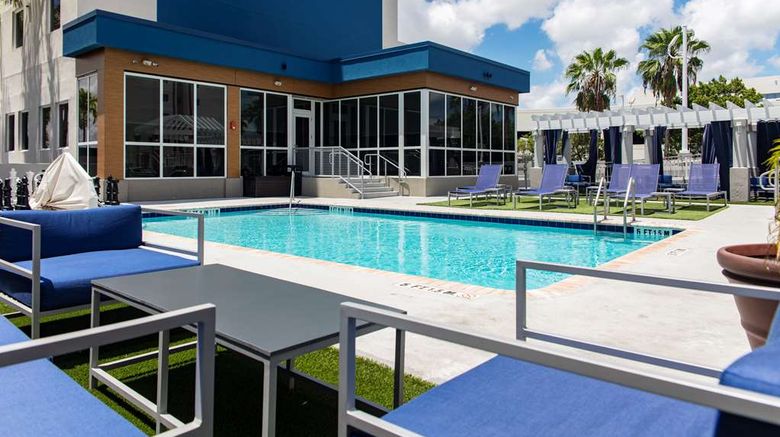 <b>Hampton Inn & Suites Miami Airport South Pool</b>. Images powered by <a href="https://iceportal.shijigroup.com/" title="IcePortal" target="_blank">IcePortal</a>.