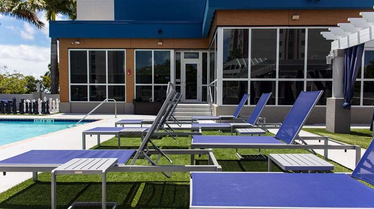 Hampton Inn & Suites Miami Airport South Pool