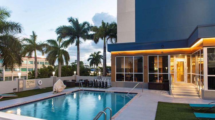 Hampton Inn & Suites Miami Airport South Pool