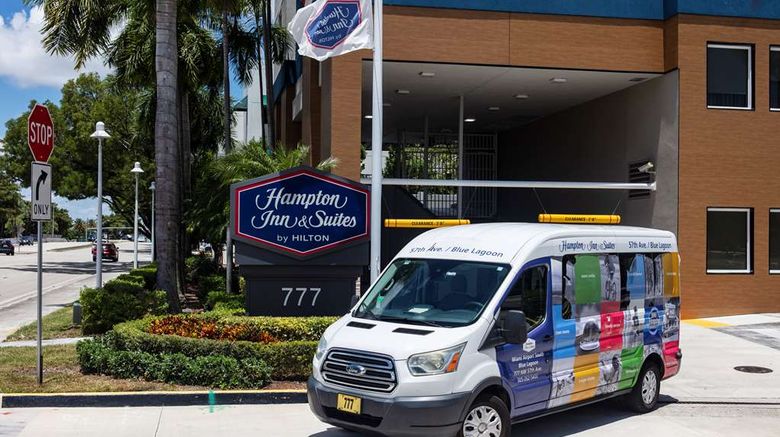 <b>Hampton Inn & Suites Miami Airport South Exterior</b>. Images powered by <a href="https://iceportal.shijigroup.com/" title="IcePortal" target="_blank">IcePortal</a>.