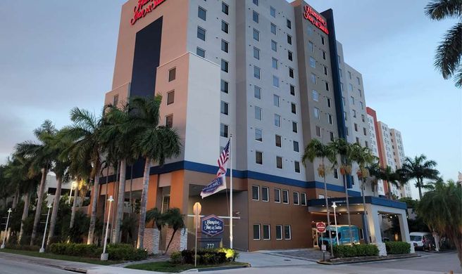 Hampton Inn & Suites Miami Airport South Exterior