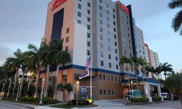 Hampton Inn & Suites Miami Airport South
