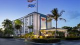 <b>Hampton Inn Miami-Airport West Exterior</b>. Images powered by <a href="https://iceportal.shijigroup.com/" title="IcePortal" target="_blank">IcePortal</a>.