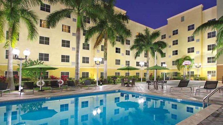 <b>Homewood Suites by Hilton Airport West Pool</b>. Images powered by <a href="https://iceportal.shijigroup.com/" title="IcePortal" target="_blank">IcePortal</a>.