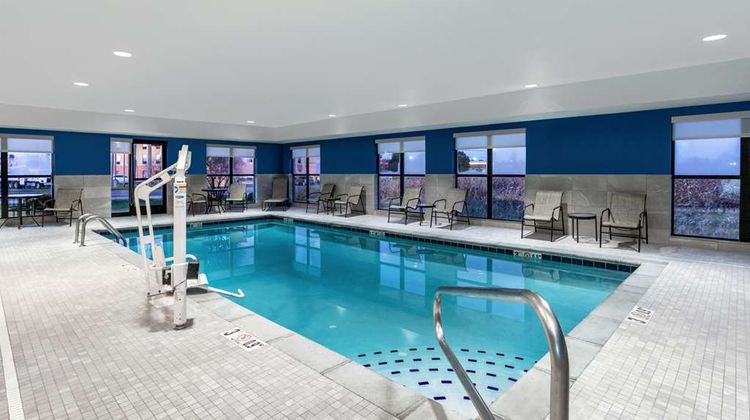 Hampton Inn & Suites Muncie Pool