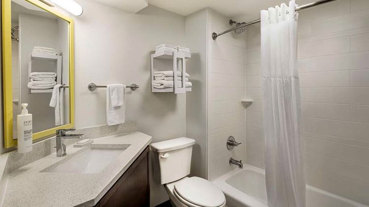 Hampton Inn Kansas City-Airport Room