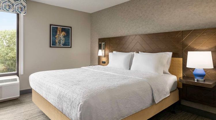 Hampton Inn Kansas City-Airport Room