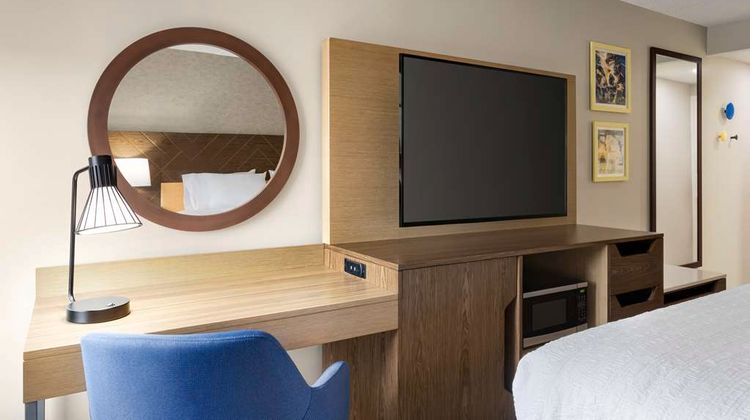 Hampton Inn Kansas City-Airport Room
