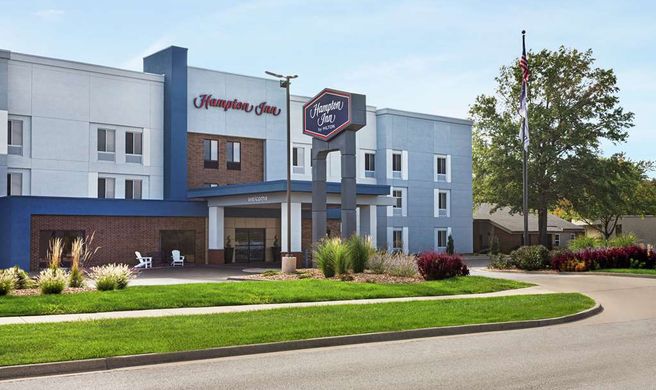 Hampton Inn Blue Springs Exterior