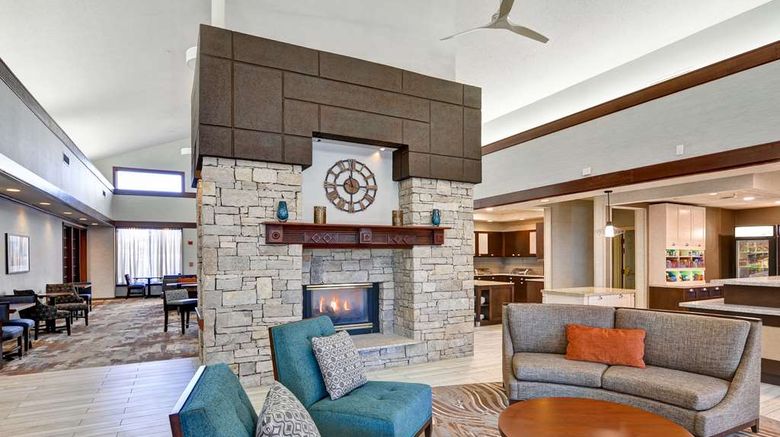 <b>Homewood Suites Overland Park Lobby</b>. Images powered by <a href="https://iceportal.shijigroup.com/" title="IcePortal" target="_blank">IcePortal</a>.