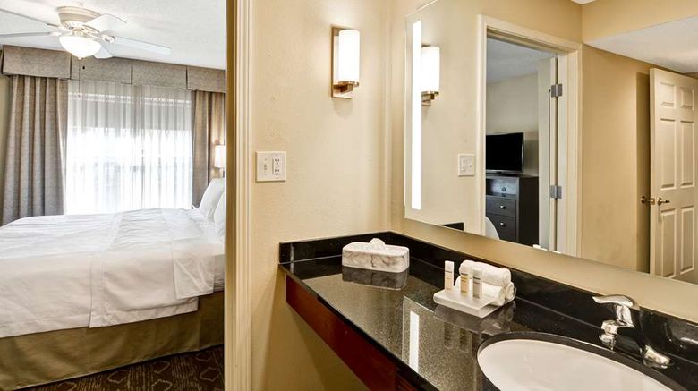 <b>Homewood Suites Overland Park Room</b>. Images powered by <a href="https://iceportal.shijigroup.com/" title="IcePortal" target="_blank">IcePortal</a>.