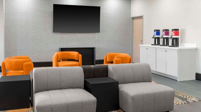 <b>Hampton Inn Olathe Lobby</b>. Images powered by <a href="https://iceportal.shijigroup.com/" title="IcePortal" target="_blank">IcePortal</a>.