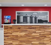 Hampton Inn Kansas City Speedway Lobby