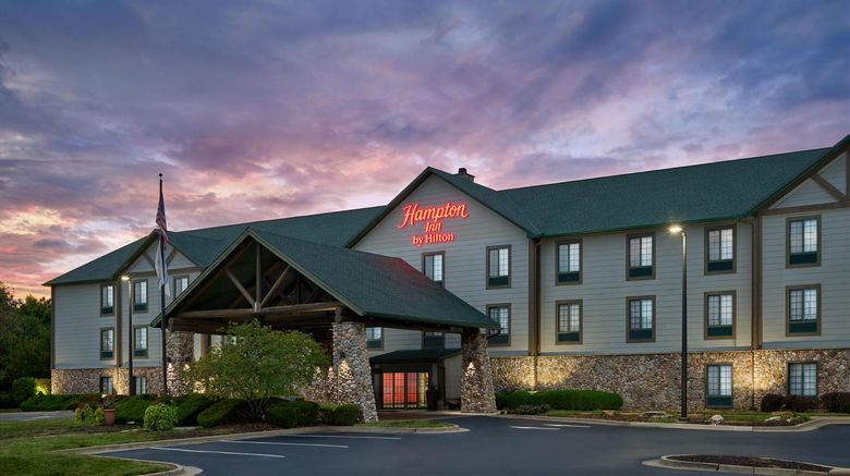 <b>Hampton Inn Kansas City Speedway Exterior</b>. Images powered by <a href="https://iceportal.shijigroup.com/" title="IcePortal" target="_blank">IcePortal</a>.