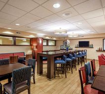 Hampton Inn Milwaukee Airport Lobby