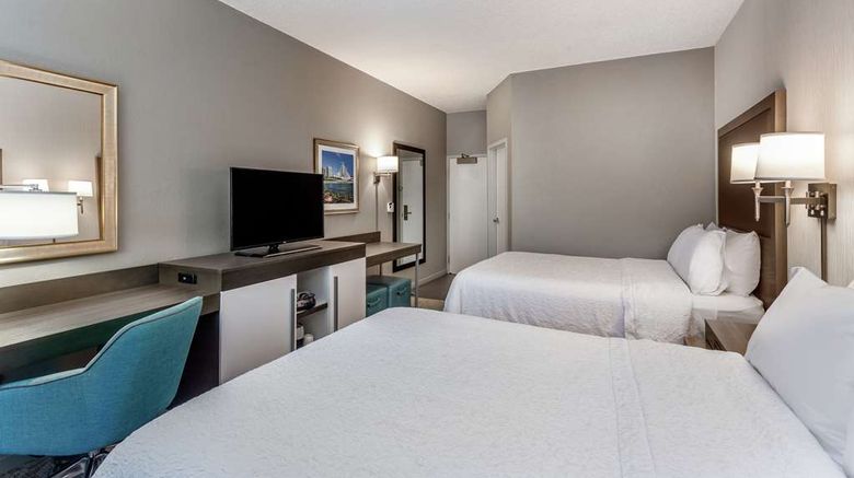 <b>Hampton Inn Milwaukee Airport Room</b>. Images powered by <a href="https://iceportal.shijigroup.com/" title="IcePortal" target="_blank">IcePortal</a>.
