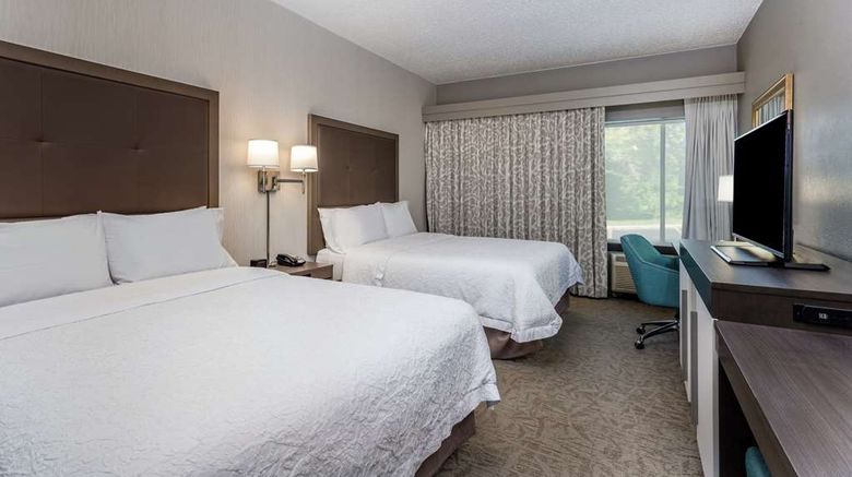 <b>Hampton Inn Milwaukee Airport Room</b>. Images powered by <a href="https://iceportal.shijigroup.com/" title="IcePortal" target="_blank">IcePortal</a>.