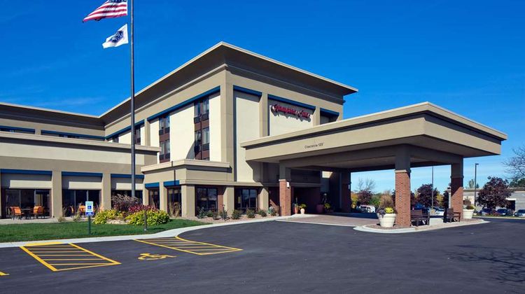 Hampton Inn Milwaukee - Brookfield Exterior