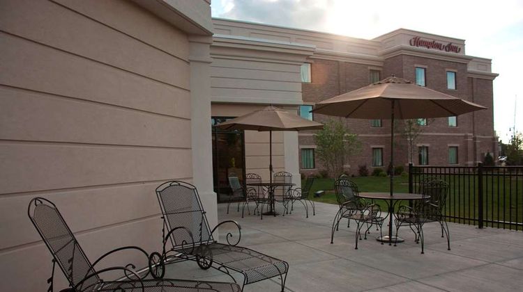 Hampton Inn Burlington Exterior