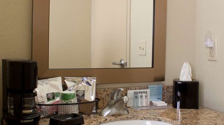 Hampton Inn Burlington Room
