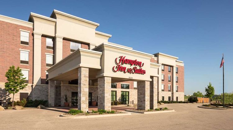 Hampton Inn and Suites Grafton Exterior