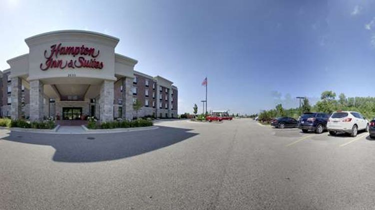 Hampton Inn and Suites Grafton Exterior