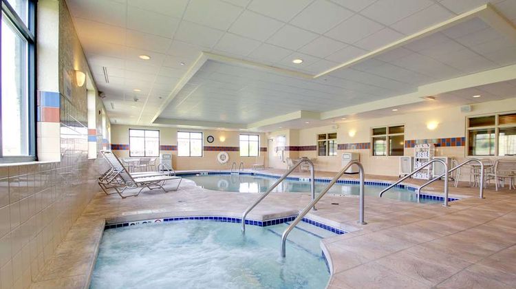 Hampton Inn and Suites Grafton Pool