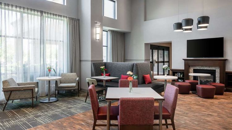 Hampton Inn and Suites Grafton Lobby