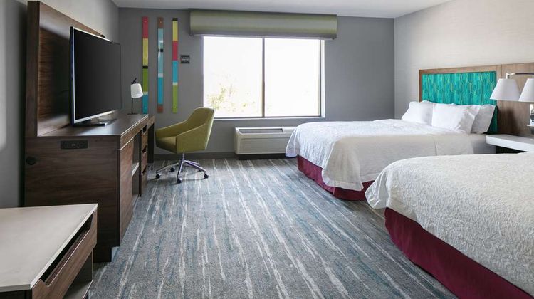 Hampton Inn and Suites Grafton Room