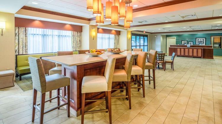 Hampton Inn Middletown Lobby