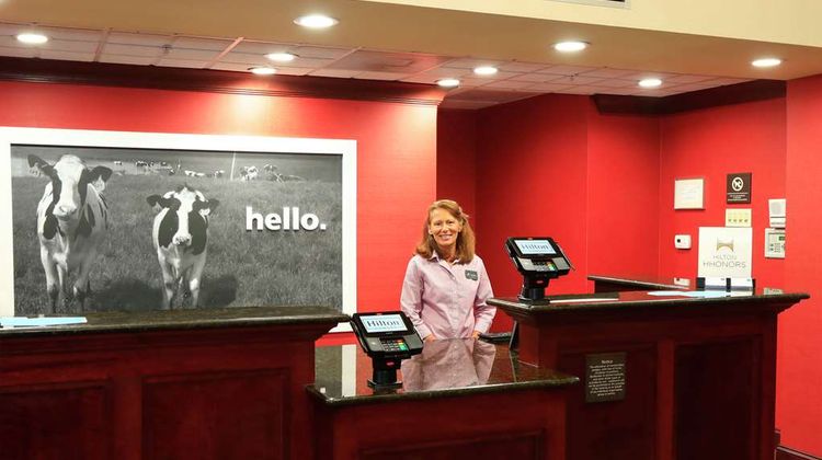 Hampton Inn & Suites Lamar Lobby