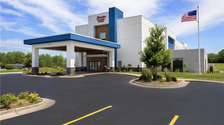 Hampton Inn & Suites Moline Exterior