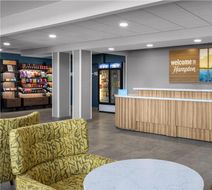 Hampton Inn & Suites Moline Lobby