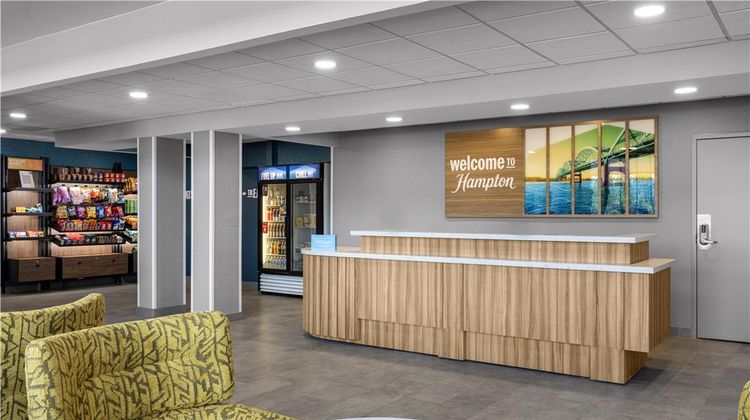 Hampton Inn & Suites Moline Lobby