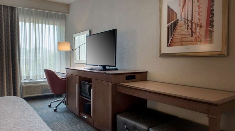<b>Hampton Inn Middletown Room</b>. Images powered by <a href="https://iceportal.shijigroup.com/" title="IcePortal" target="_blank">IcePortal</a>.