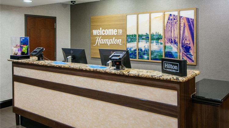 Hampton Inn West Monroe Lobby
