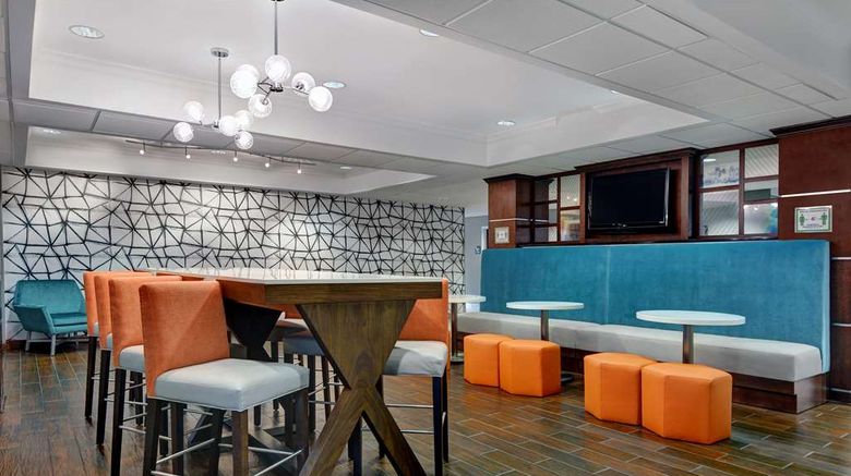 <b>Hampton Inn Monroe Restaurant</b>. Images powered by <a href="https://iceportal.shijigroup.com/" title="IcePortal" target="_blank">IcePortal</a>.