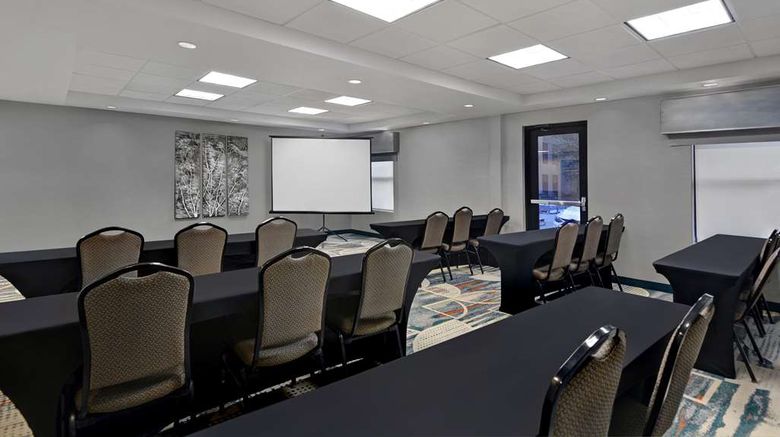 <b>Hampton Inn Monroe Meeting</b>. Images powered by <a href="https://iceportal.shijigroup.com/" title="IcePortal" target="_blank">IcePortal</a>.