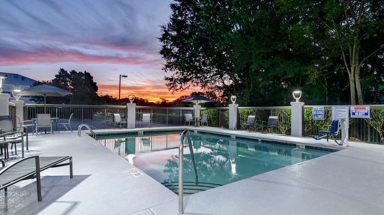 Hampton Inn Monroe Pool