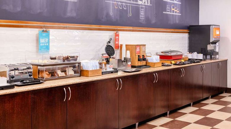 <b>Hampton Inn Manassas Restaurant</b>. Images powered by <a href="https://iceportal.shijigroup.com/" title="IcePortal" target="_blank">IcePortal</a>.