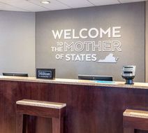 Hampton Inn Manassas Lobby
