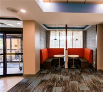 Hampton Inn Manassas Lobby